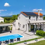 Tonka With Private Pool Near Krka * Širitovci