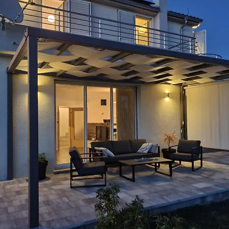 Holiday home Tonka With Private Pool Near Krka *