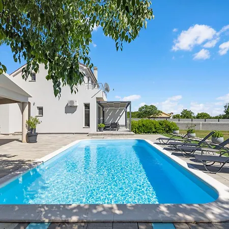 Prázdninový dům Tonka With Private Pool Near Krka *