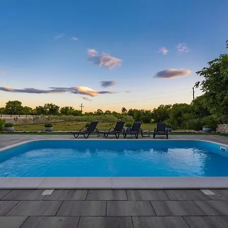 Casa vacanze Tonka Near Krka Siritovci