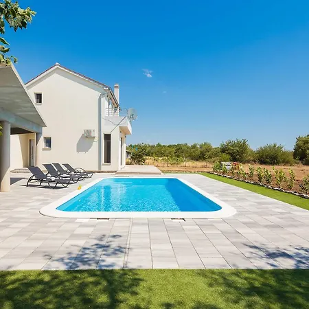 Tonka With Private Pool Near Krka Holiday home