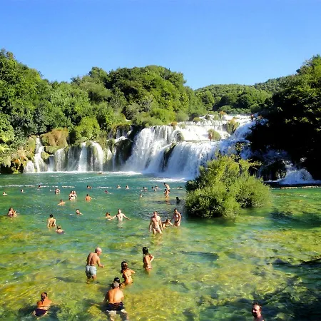 Tonka With Private Pool Near Krka Siritovci