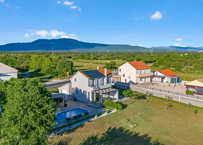 Tonka With Private Pool Near Krka * Siritovci