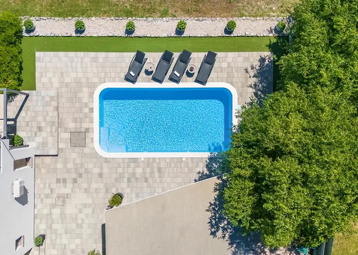 Tonka With Private Pool Near Krka בית נופש