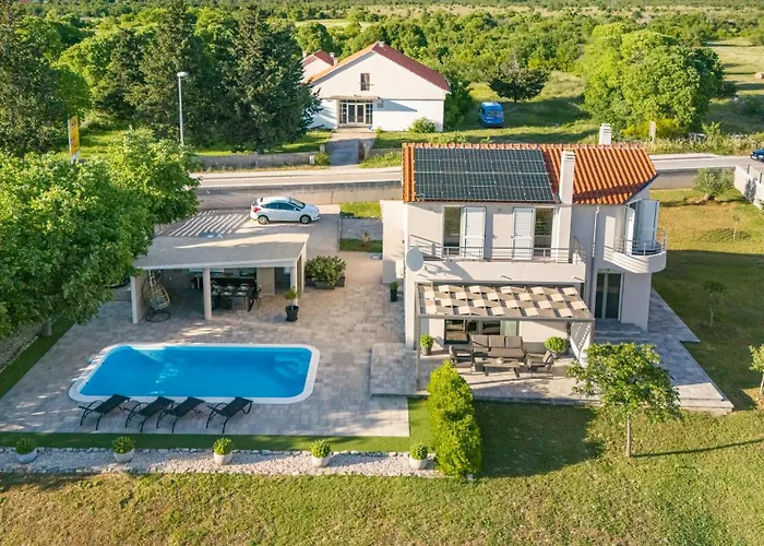 Tonka With Private Pool Near Krka בית נופש Siritovci