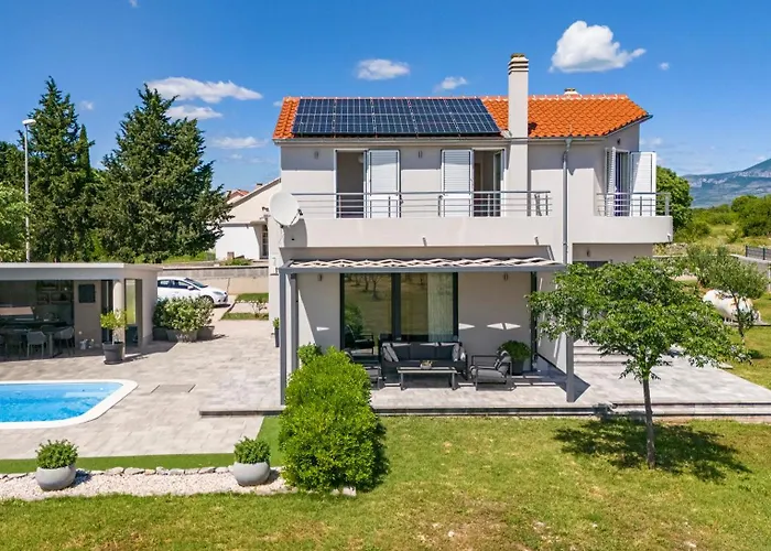 בית נופש Tonka With Private Pool Near Krka Siritovci