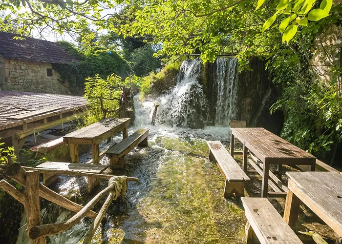 Tonka With Private Pool Near Krka בית נופש