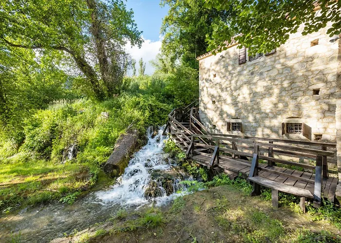 Tonka With Private Pool Near Krka בית נופש Siritovci