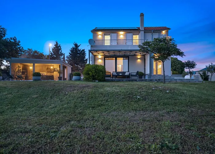 Tonka With Private Pool Near Krka בית נופש