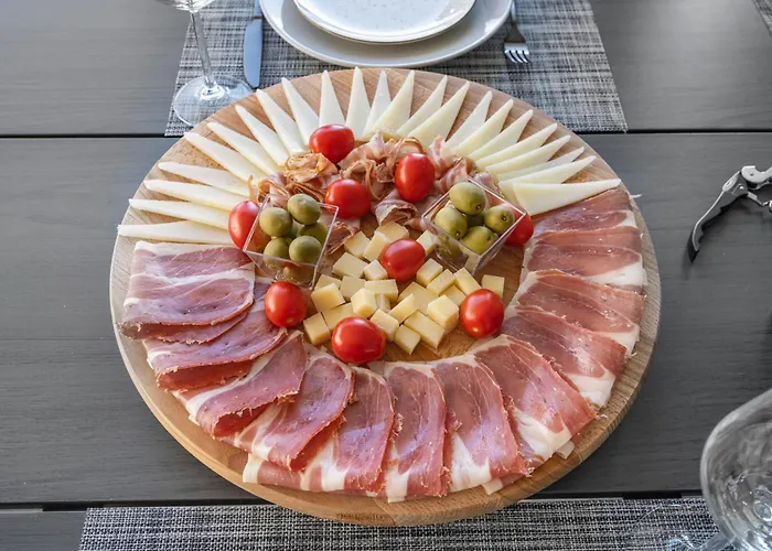 בית נופש Tonka With Private Pool Near Krka