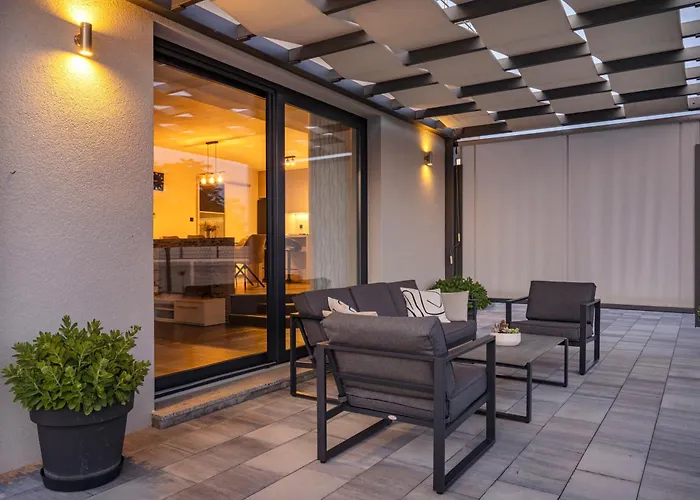 Tonka With Private Pool Near Krka בית נופש Siritovci