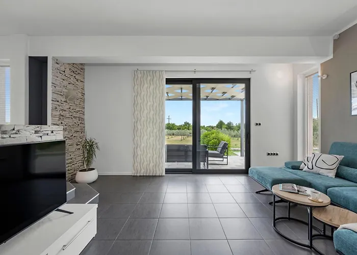 בית נופש Tonka With Private Pool Near Krka