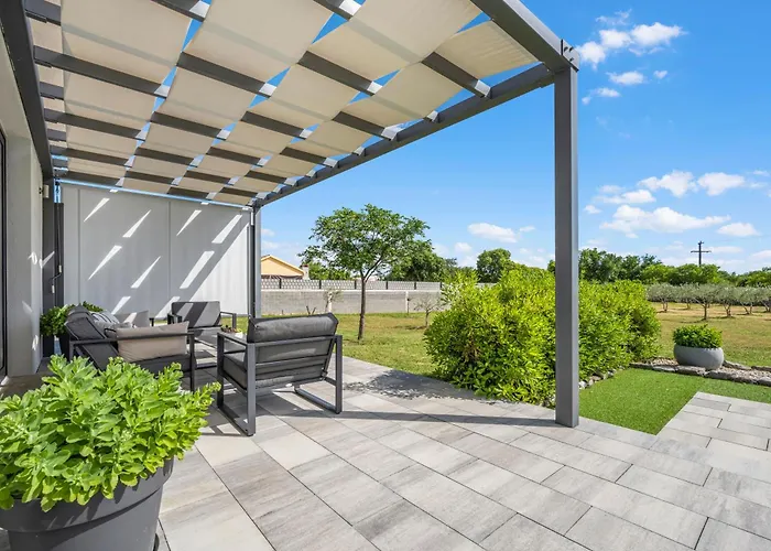 Tonka With Private Pool Near Krka בית נופש *