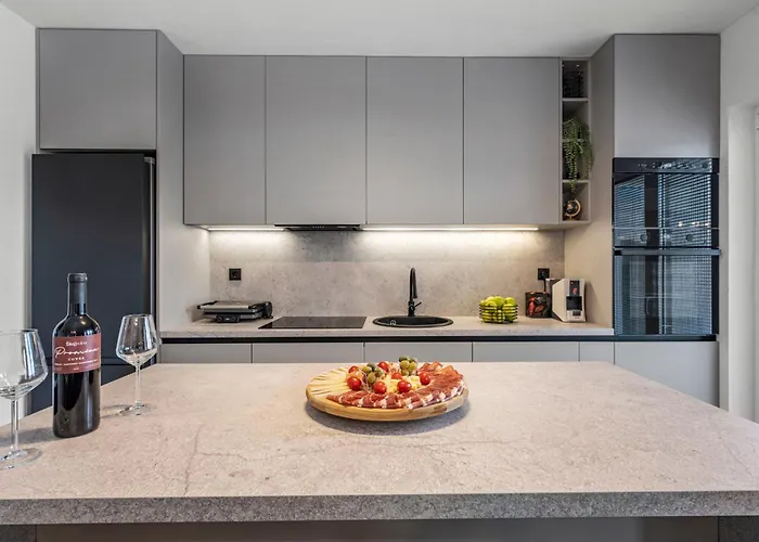 Tonka With Private Pool Near Krka *