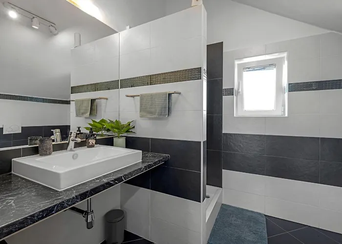 Tonka With Private Pool Near Krka בית נופש *