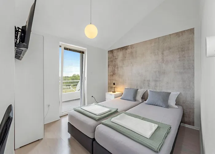 Tonka With Private Pool Near Krka Siritovci